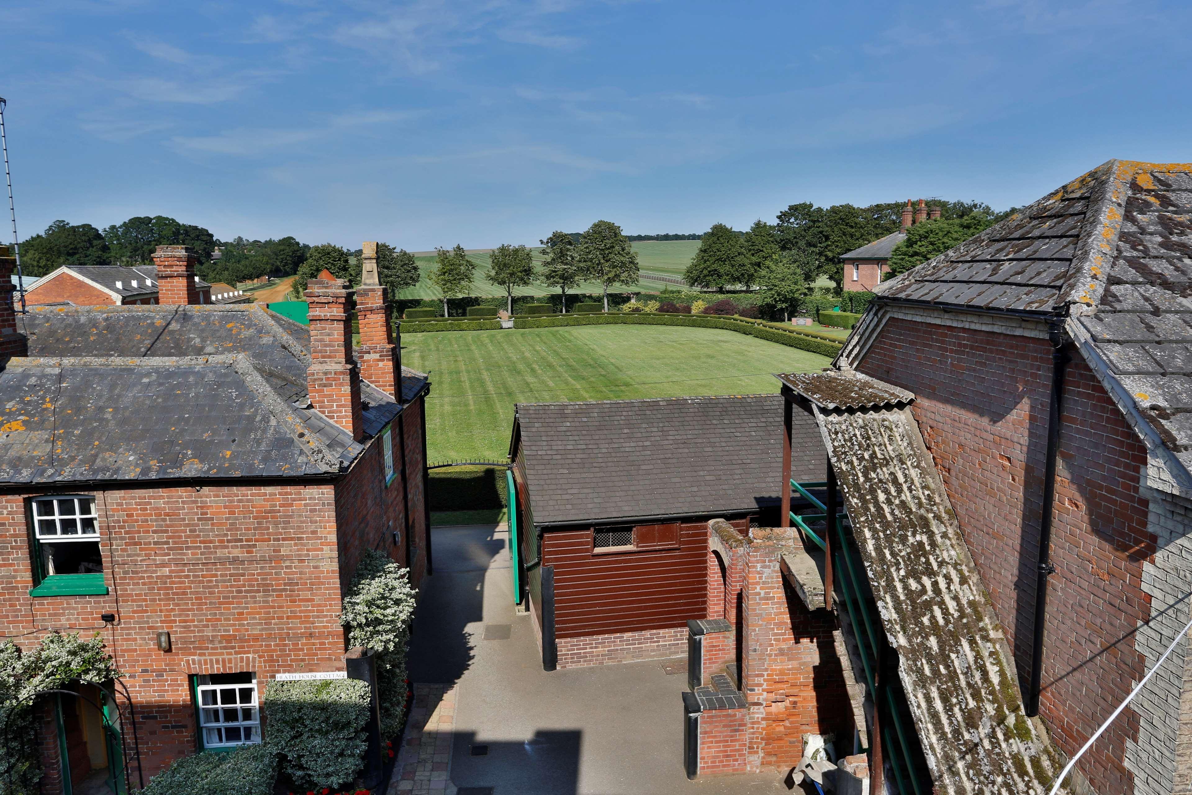 Best Western Heath Court Hotel Newmarket  Exteriör bild
