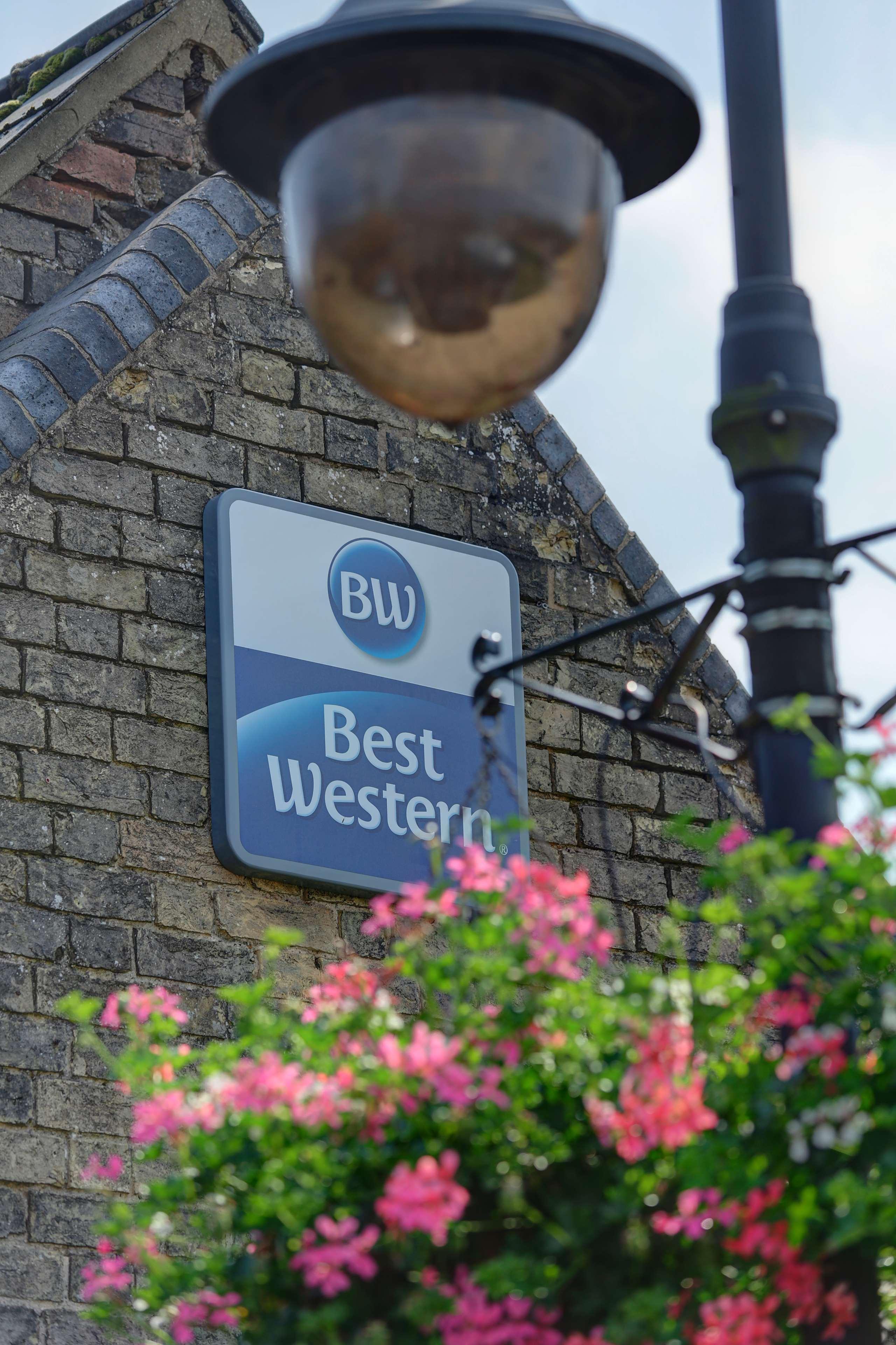 Best Western Heath Court Hotel Newmarket  Exteriör bild