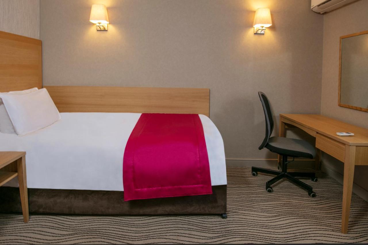 Best Western Heath Court Hotel Newmarket  Exteriör bild