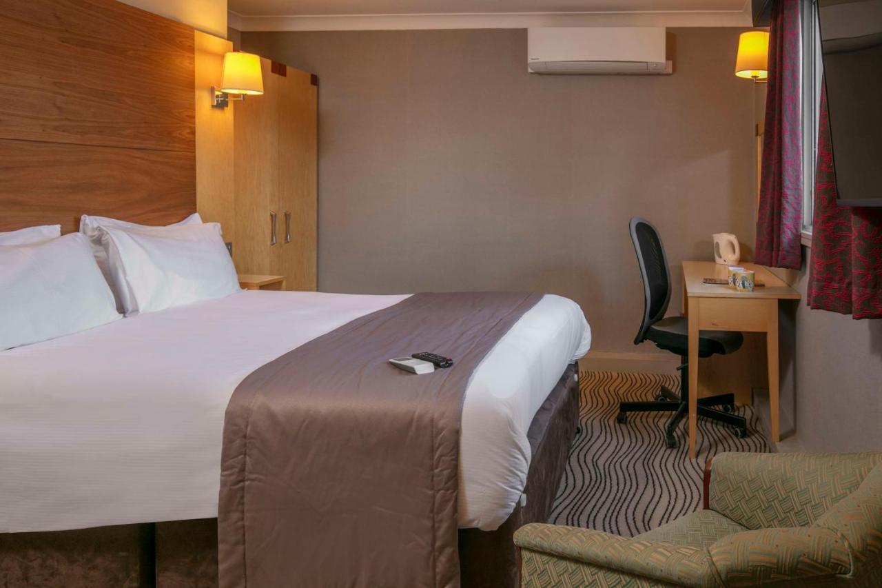 Best Western Heath Court Hotel Newmarket  Exteriör bild
