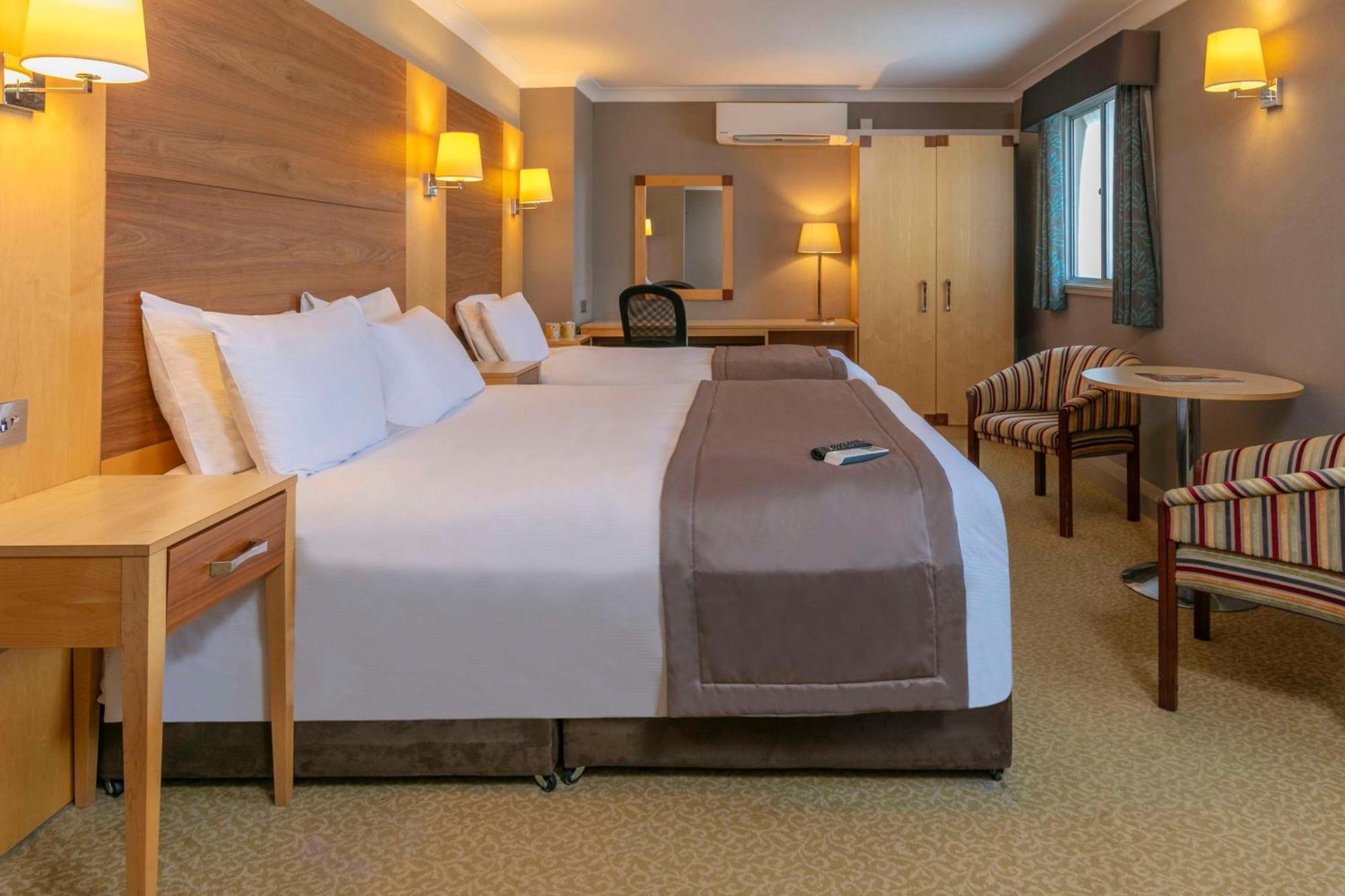 Best Western Heath Court Hotel Newmarket  Exteriör bild