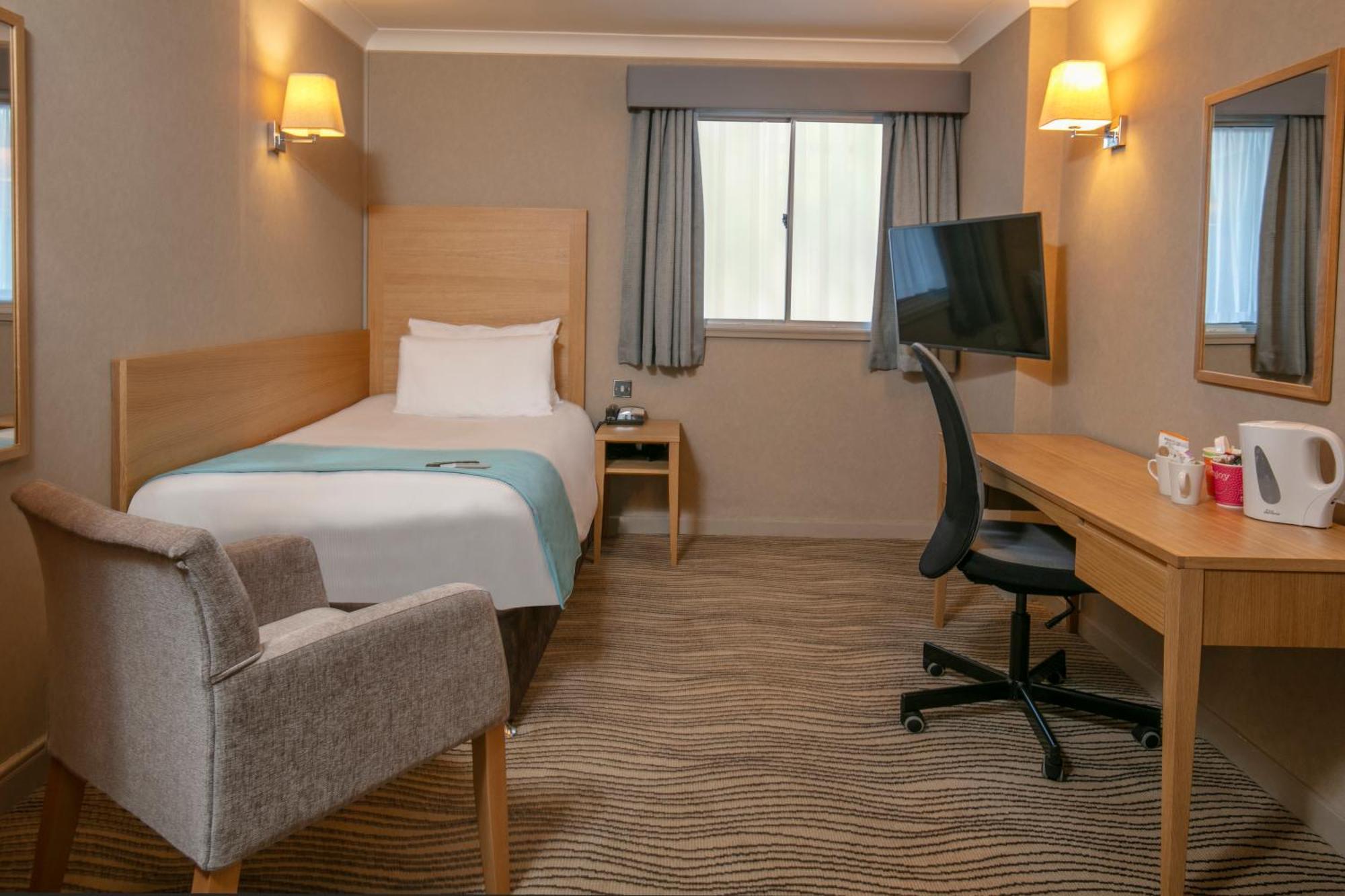 Best Western Heath Court Hotel Newmarket  Exteriör bild