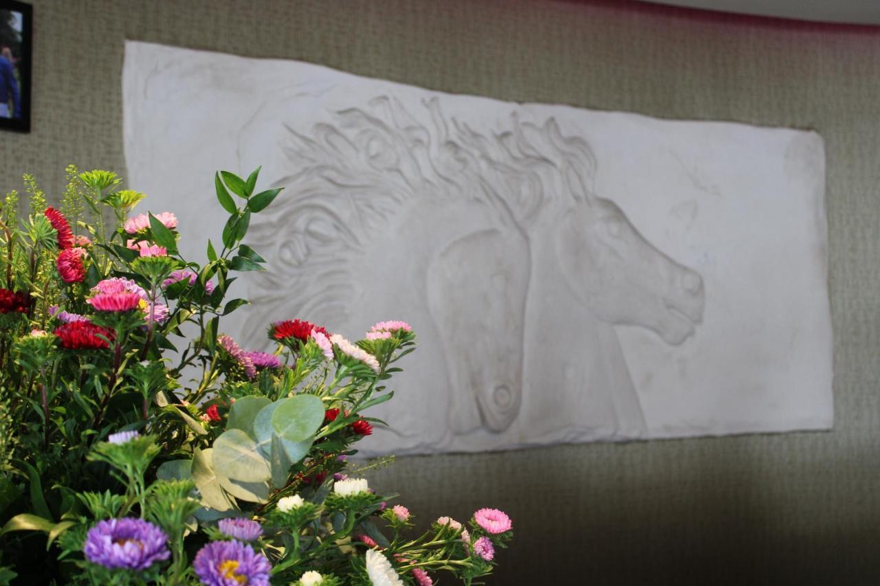 Best Western Heath Court Hotel Newmarket  Exteriör bild